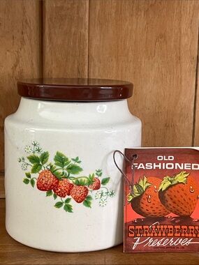 Vintage 80’s House of Webster, Strawberries Stoneware Crock W/Lid.